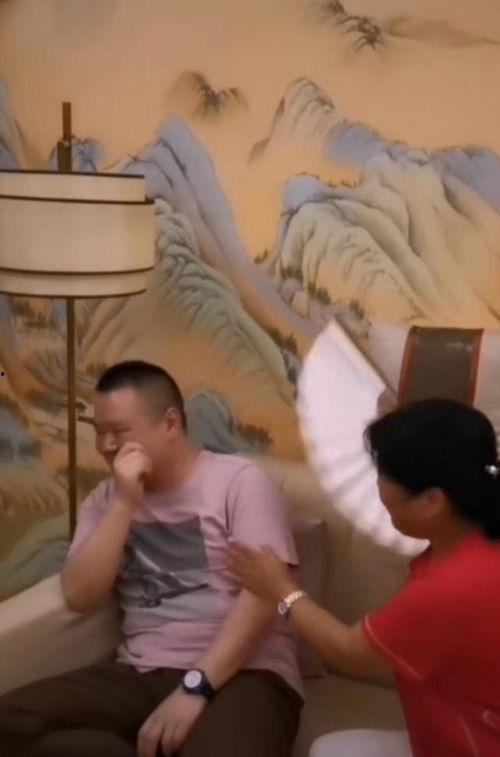 吃瓜富豪大姐视频,揭秘吃瓜富豪大姐的奢华生活