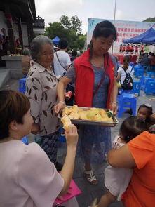 石桥镇吃瓜,瓜香四溢，品味夏日田园风情