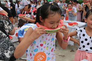 孩子吃瓜比赛,孩子吃瓜大赛欢乐上演